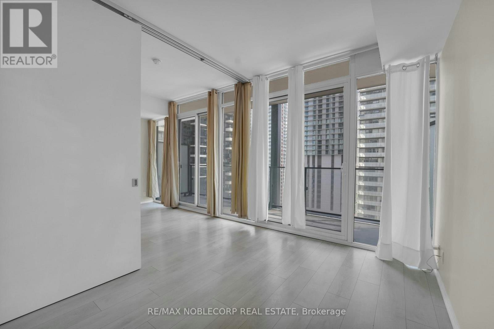 2111-125 Peter Street, Toronto, ON, M5V 2G9 - 6