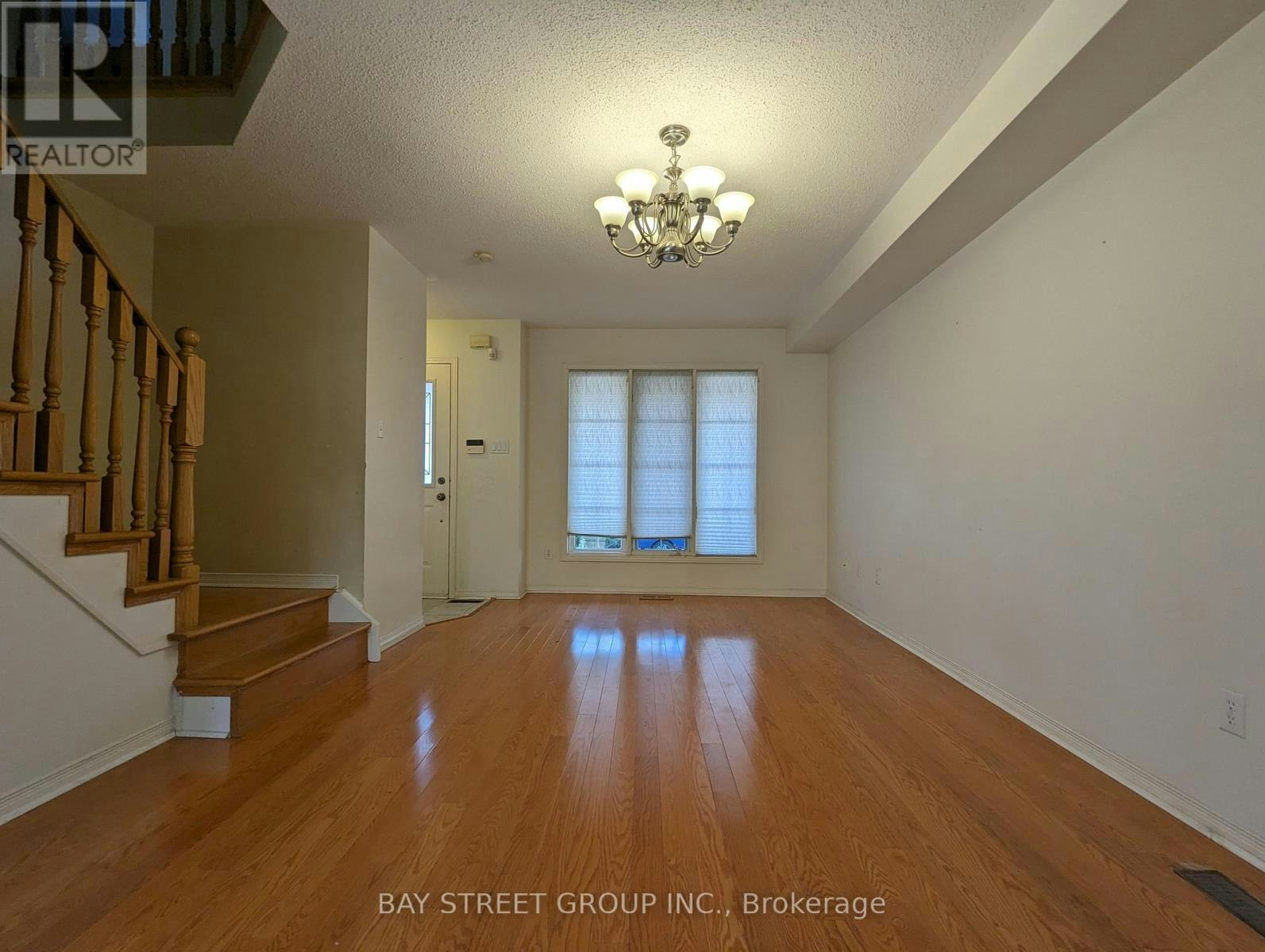 10 Moresby Street, Richmond Hill, ON, L4B 4K8 - 2