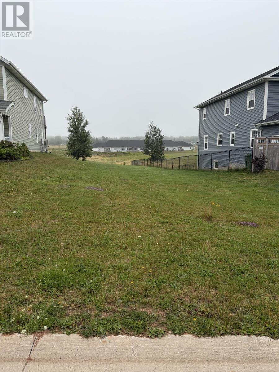 27 Hanmac Drive, Charlottetown, PE, C1C 1L2