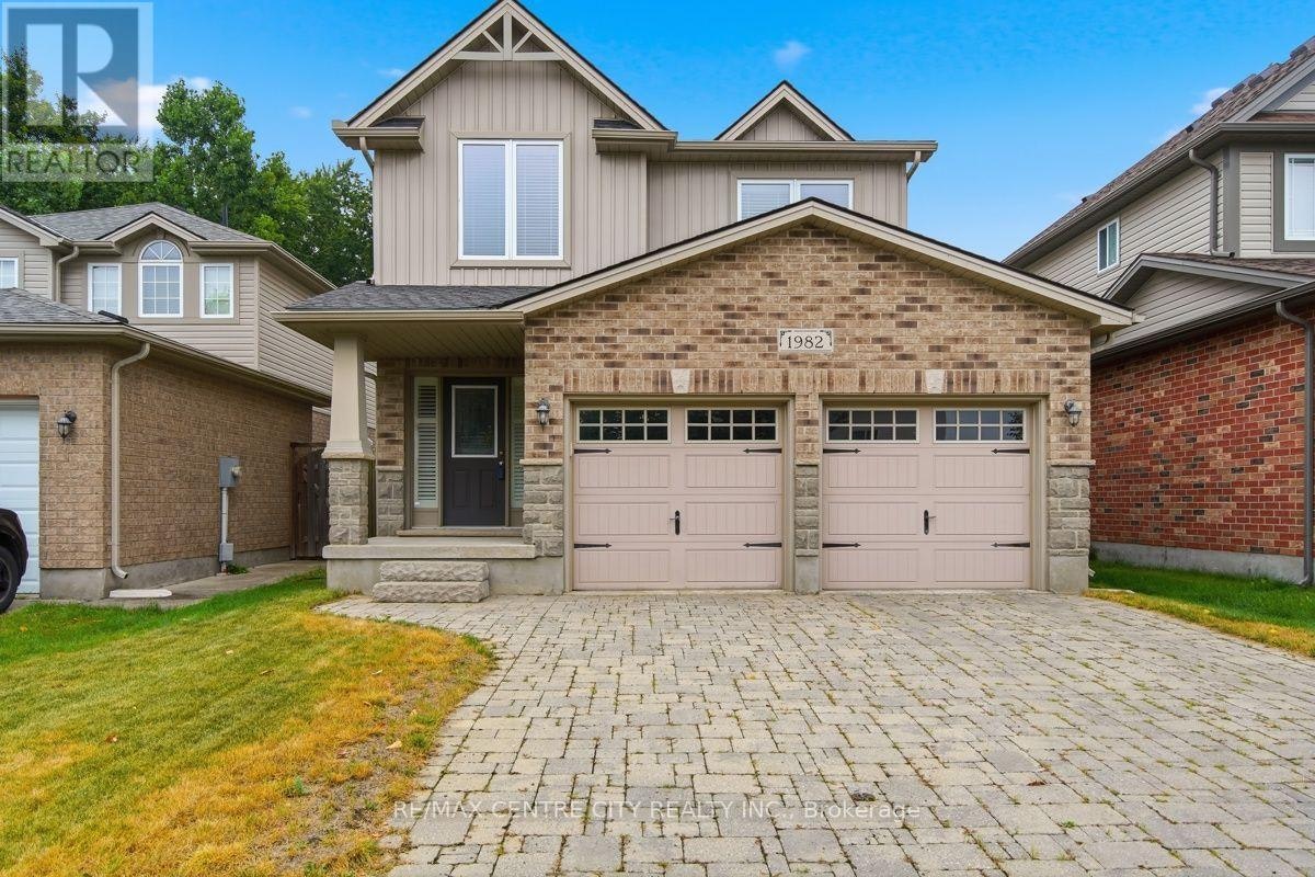 1982 Denview Avenue, London, ON, N6G 0G3