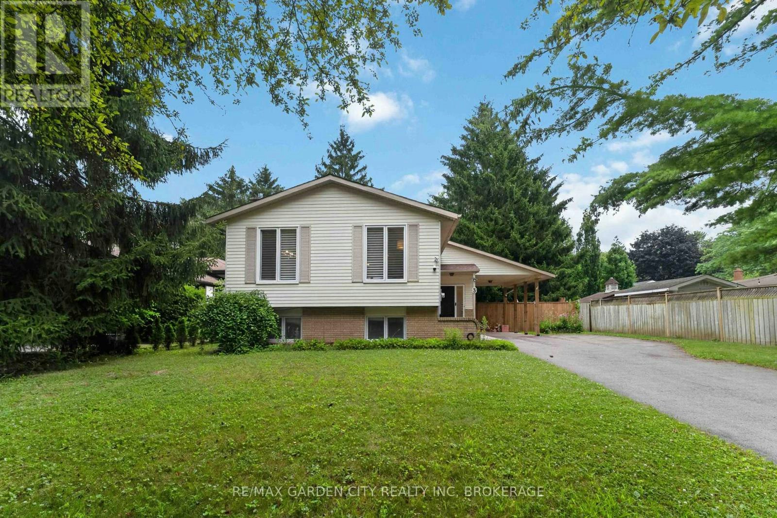 3 Fallingbrook Drive, Pelham, ON, L0S 1E0