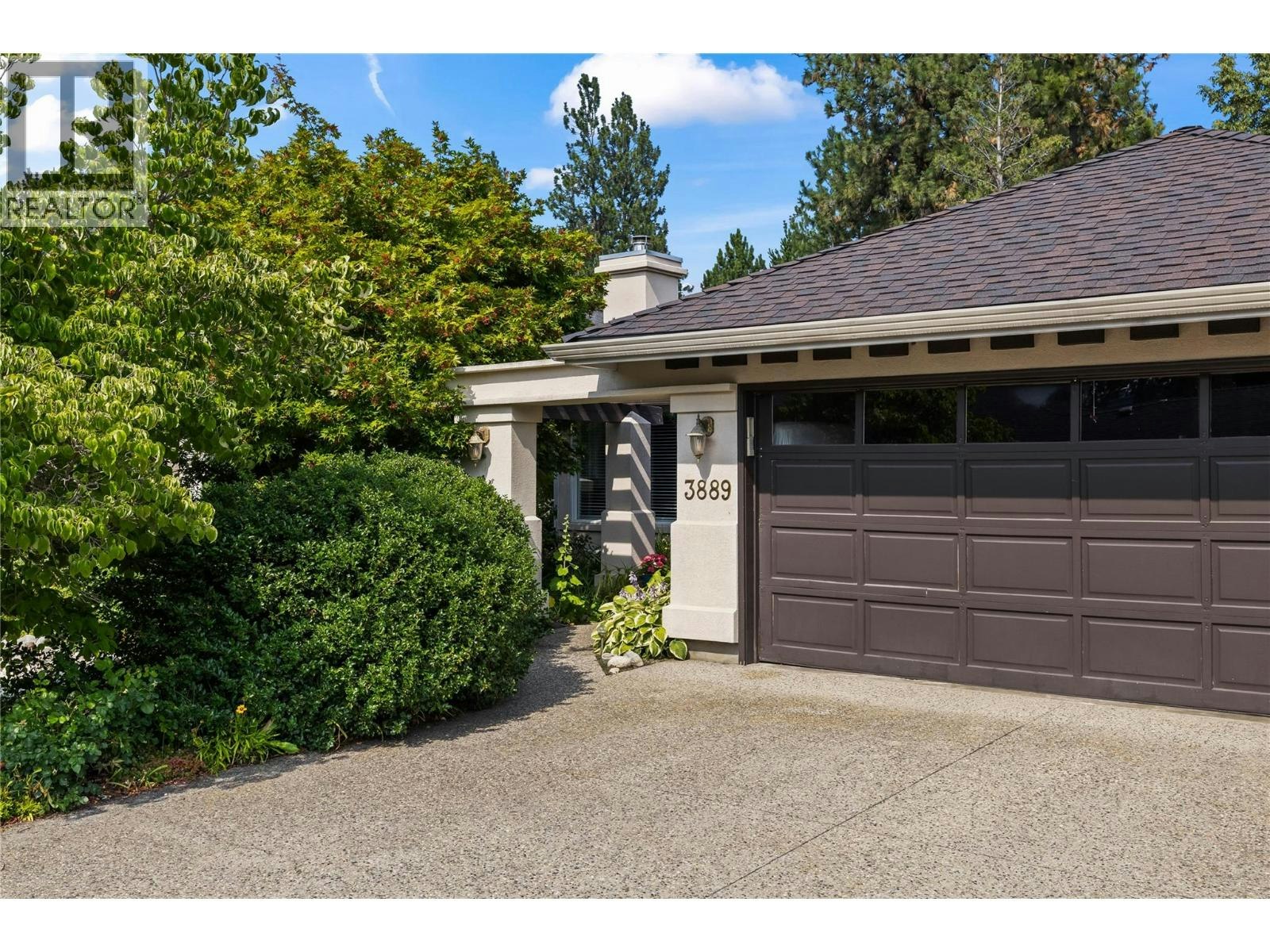 3889 Gallaghers Grange, Kelowna, BC, V1W 3Z9