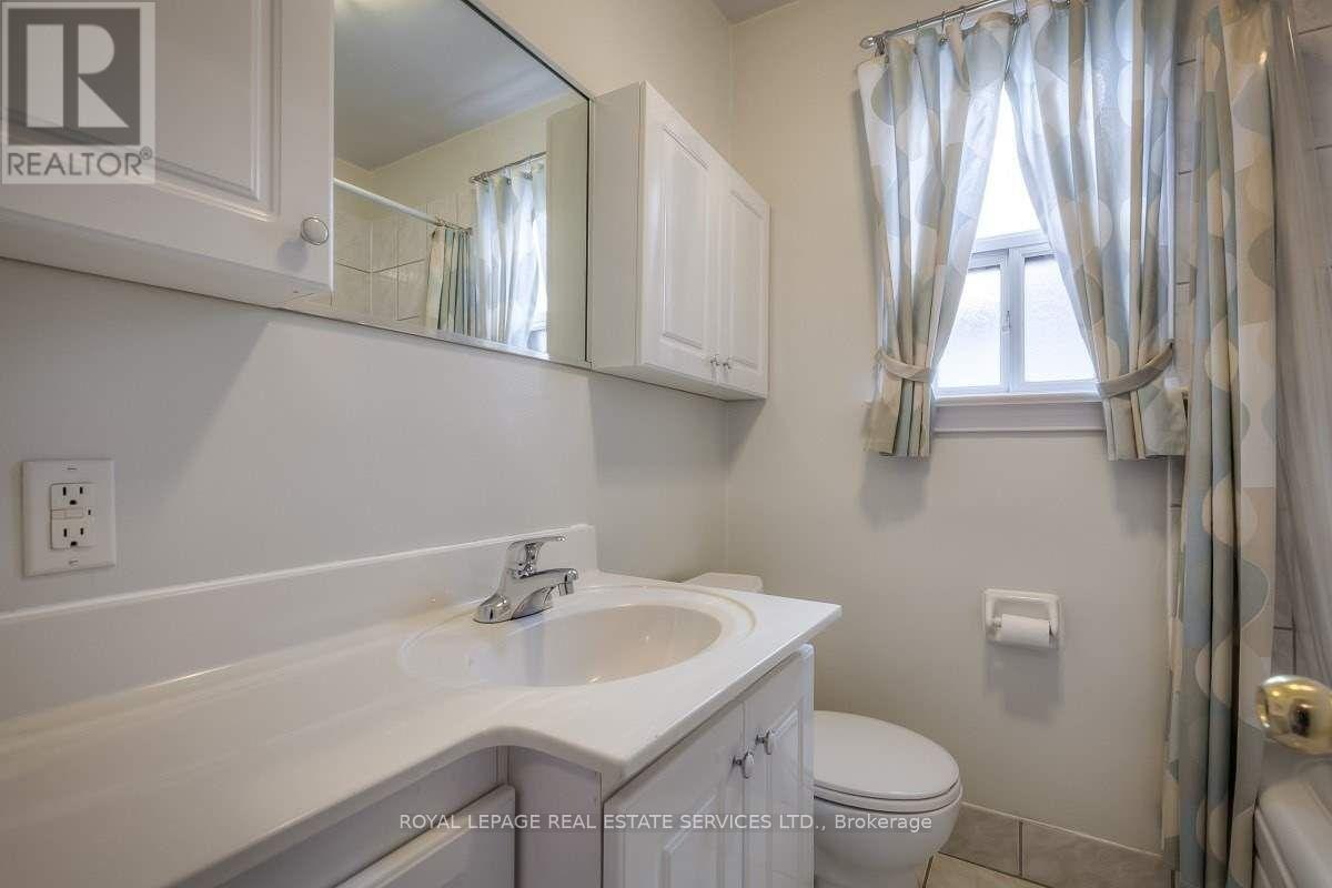12 Coniston Road, Toronto, ON, M1L 2J7 - 9
