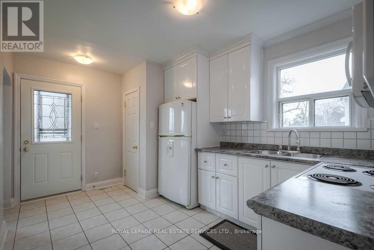12 Coniston Road, Toronto, ON, M1L 2J7 - 5