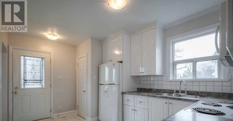 12 Coniston Road, Toronto, ON, M1L 2J7 - 5