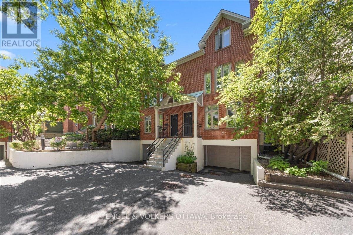 4-72 Greenfield Avenue, Ottawa, ON, K1S 0X7 - 2