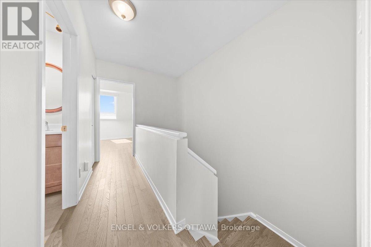 4-72 Greenfield Avenue, Ottawa, ON, K1S 0X7 - 35