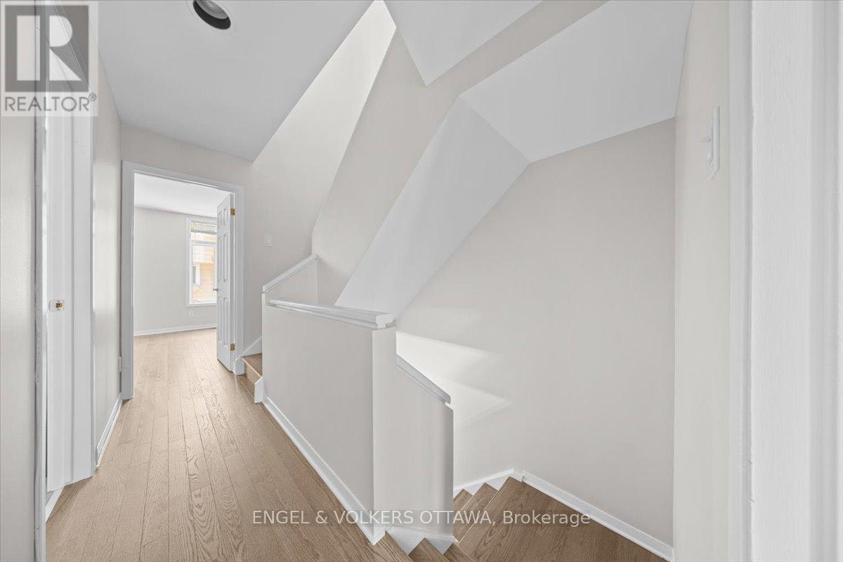 4-72 Greenfield Avenue, Ottawa, ON, K1S 0X7 - 25