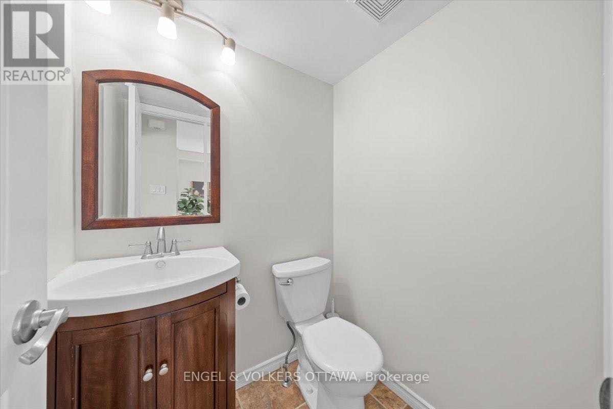 4-72 Greenfield Avenue, Ottawa, ON, K1S 0X7 - 14