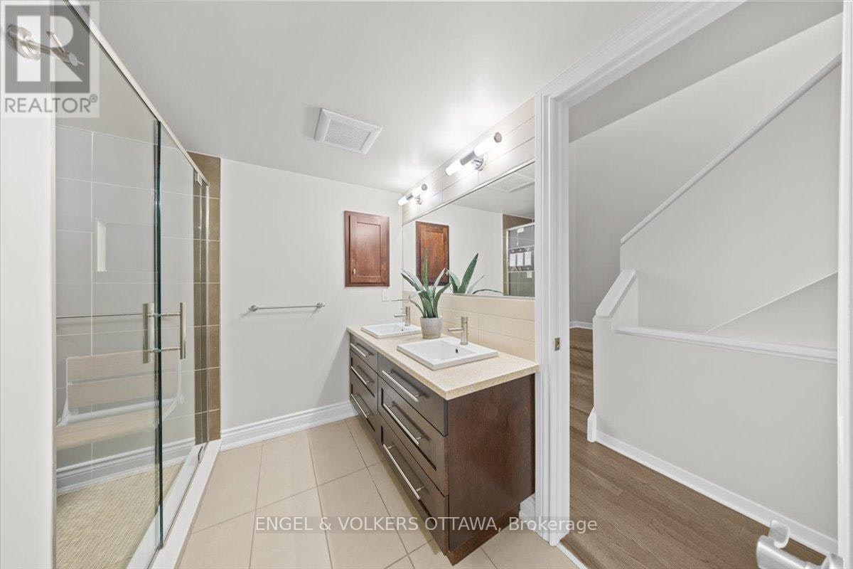 4-72 Greenfield Avenue, Ottawa, ON, K1S 0X7 - 30