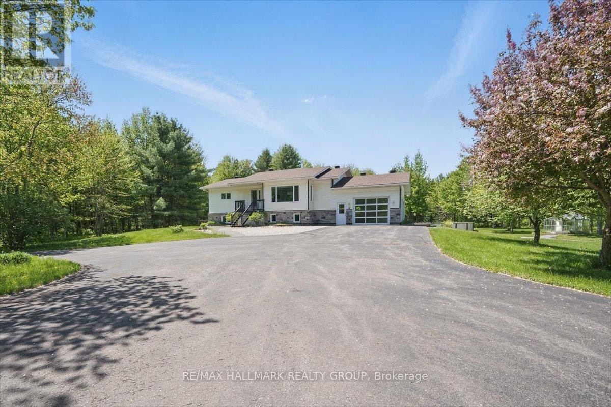 1720 Des Pins Road, Limoges, ON, K0A 2M0