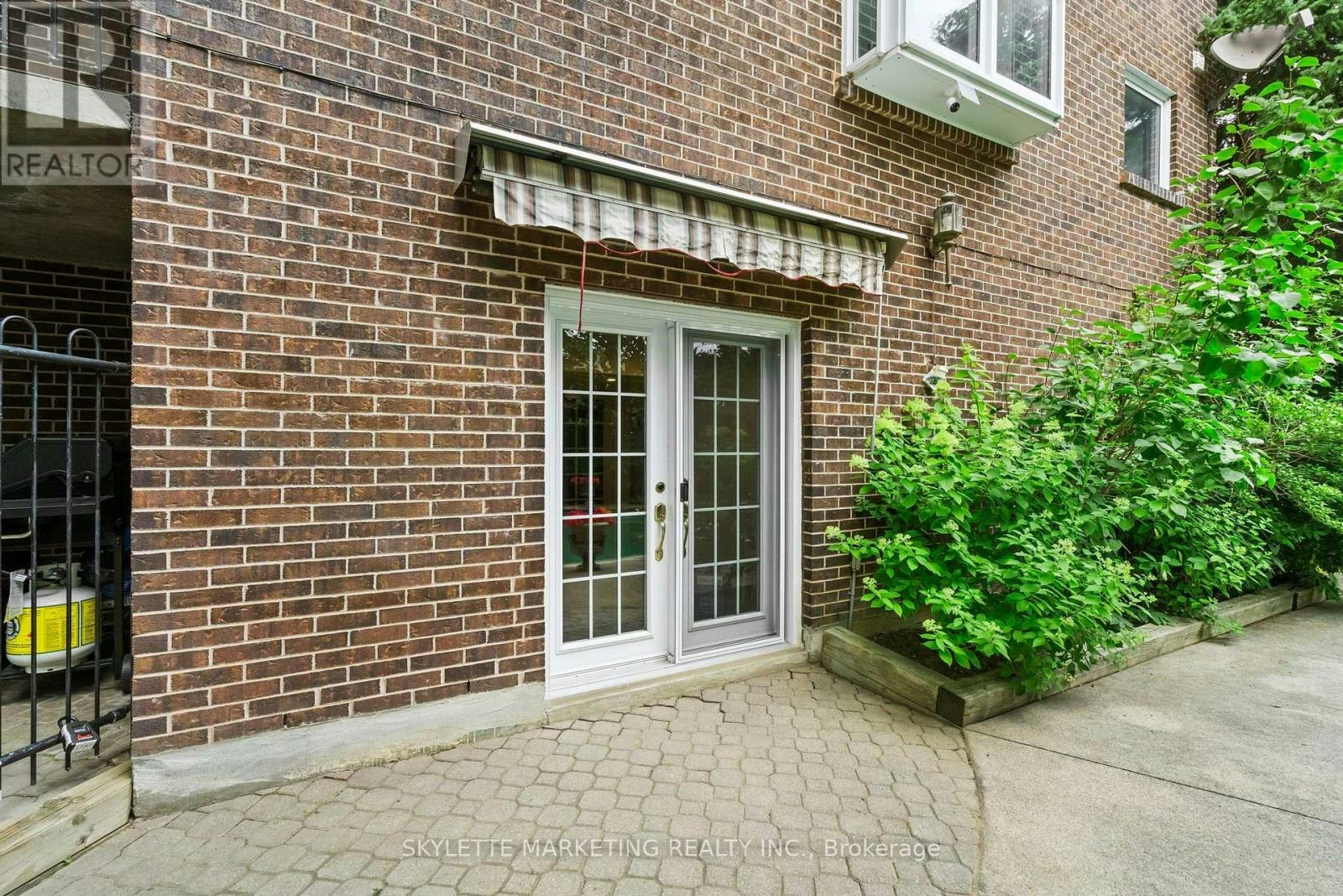 BSMT-17 Sabrina Court, Richmond Hill, ON, L4C 5P8