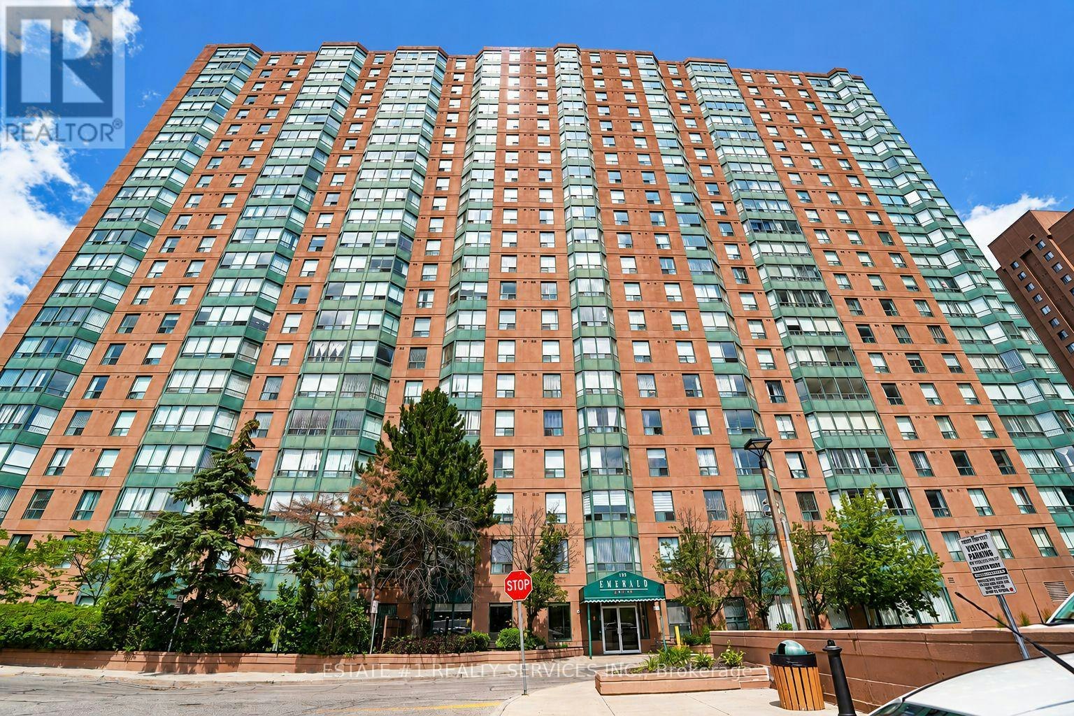 904-135 Hillcrest Avenue, Mississauga, ON, L5B 4B1