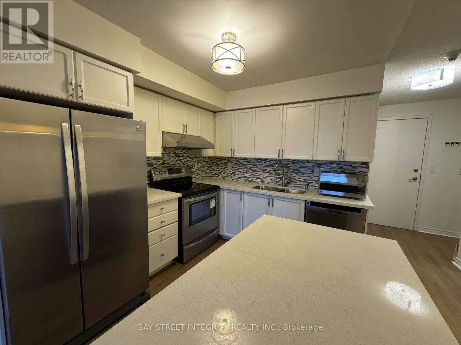 2328-3888 Duke Of York Boulevard, Mississauga, ON, L5B 4P5 - 3