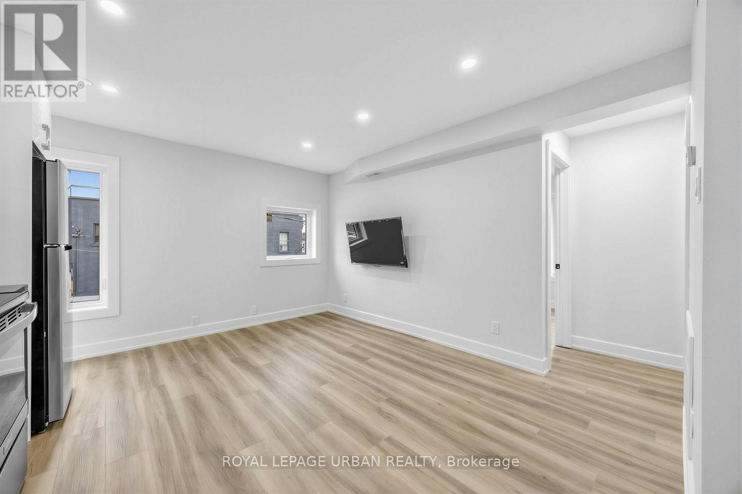 B-851 Danforth Avenue, Toronto, ON, M4J 1L2 - 3