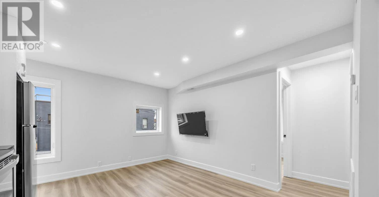 B-851 Danforth Avenue, Toronto, ON, M4J 1L2 - 3