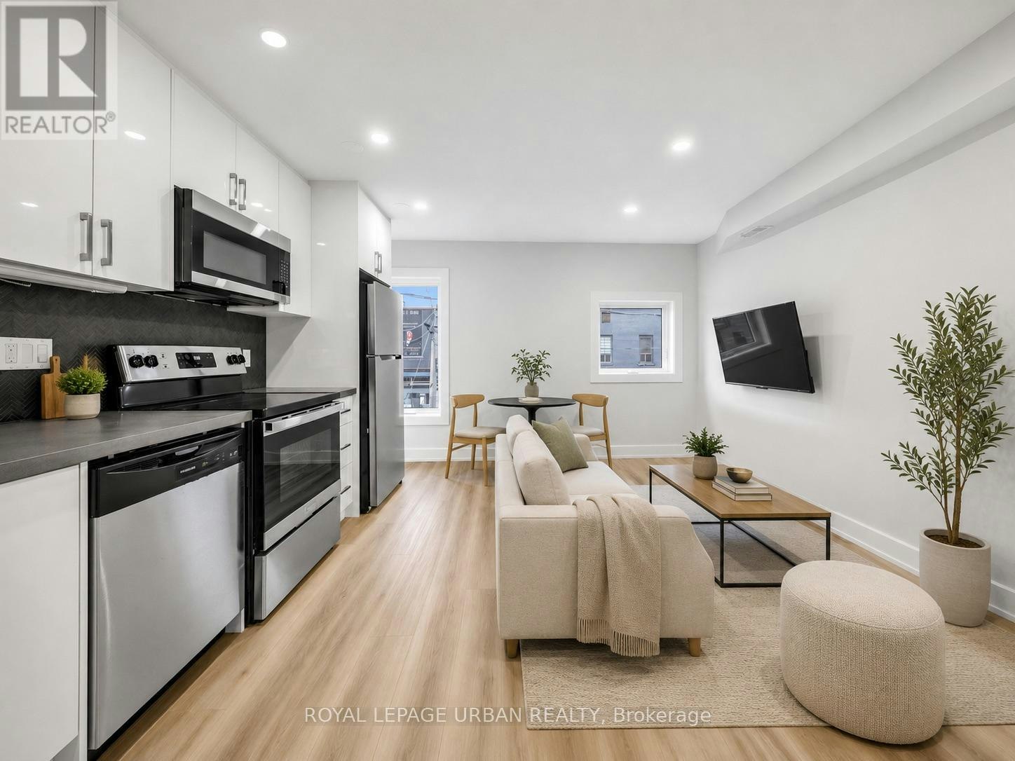 B-851 Danforth Avenue, Toronto, ON, M4J 1L2