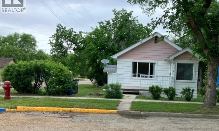 230 6th Avenue W