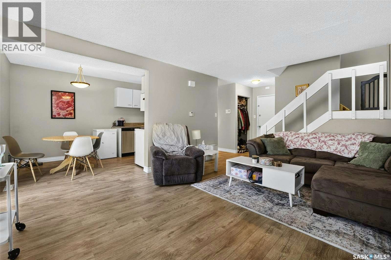 J-4216 Castle Road, Regina, SK, S4S 4W1