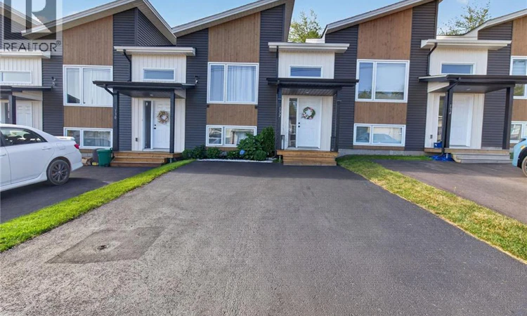 132 Donat Crescent