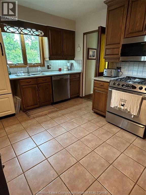 90 Harbourview, Kingsville, ON, N9Y 2J2 - 9