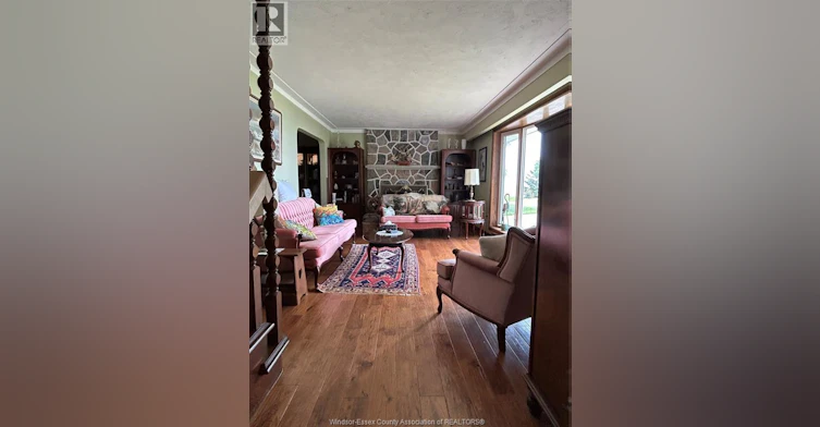 90 Harbourview, Kingsville, ON, N9Y 2J2 - 4