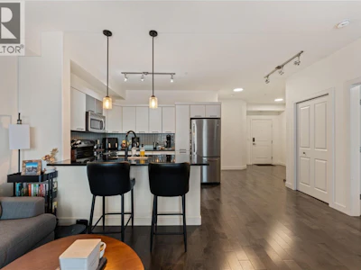 310-3645 Carrington Road - 4