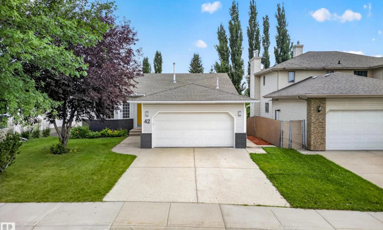 42 Charlton Cr