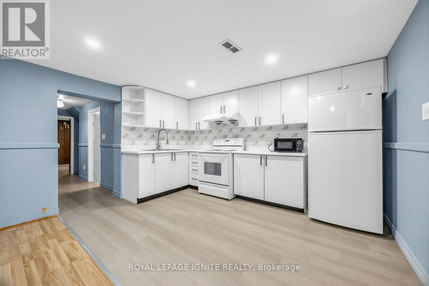 BSMT-61 Jarwick Drive, Toronto, ON, M1H 2H1 - 16