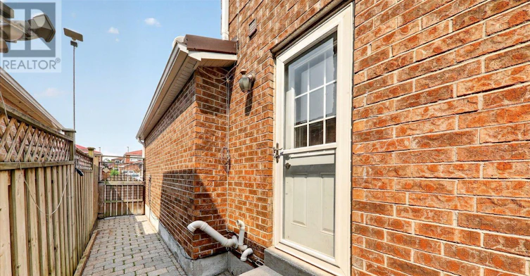 7 Littleborough Court E, Toronto, ON, M1C 4S6 - 3