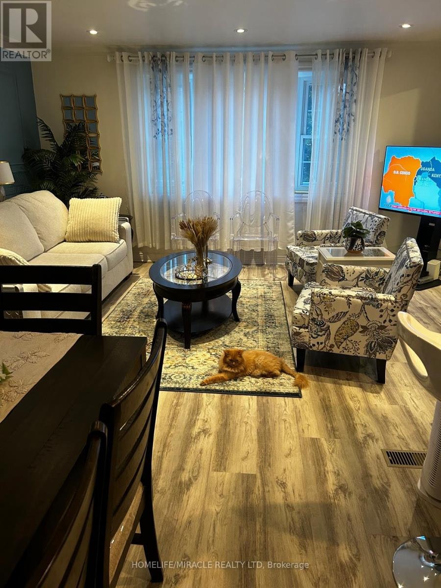 46 Inniswood ( Upper Level Drive, Toronto, ON, M1R 1E5 - 3