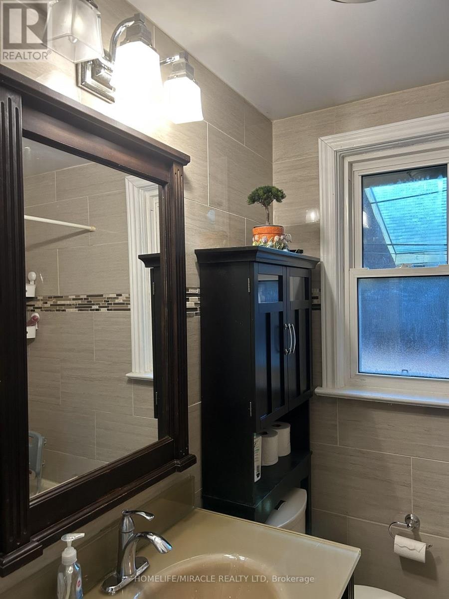 46 Inniswood ( Upper Level Drive, Toronto, ON, M1R 1E5 - 9
