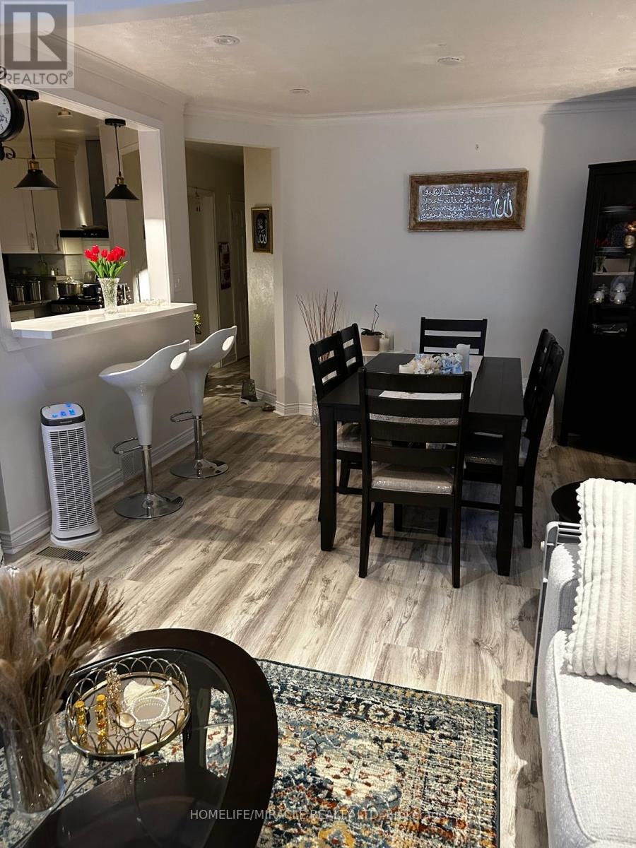 46 Inniswood ( Upper Level Drive, Toronto, ON, M1R 1E5 - 7