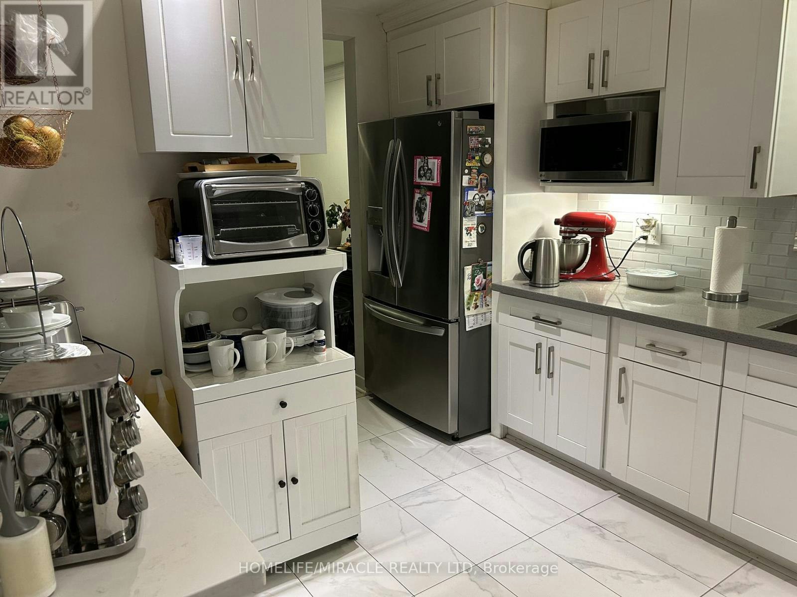 46 Inniswood ( Upper Level Drive, Toronto, ON, M1R 1E5 - 5