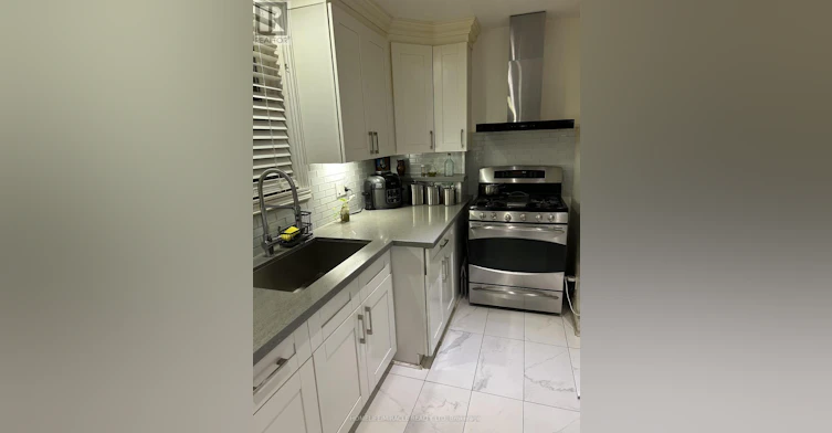 46 Inniswood ( Upper Level Drive, Toronto, ON, M1R 1E5 - 6