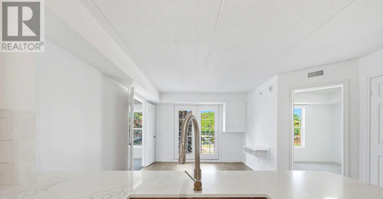 203-1480 Bishops Gate, Oakville, ON, L6M 4N4 - 5