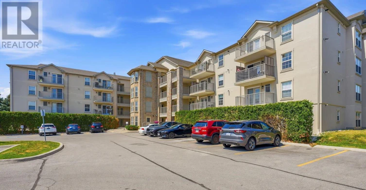 203-1480 Bishops Gate, Oakville, ON, L6M 4N4