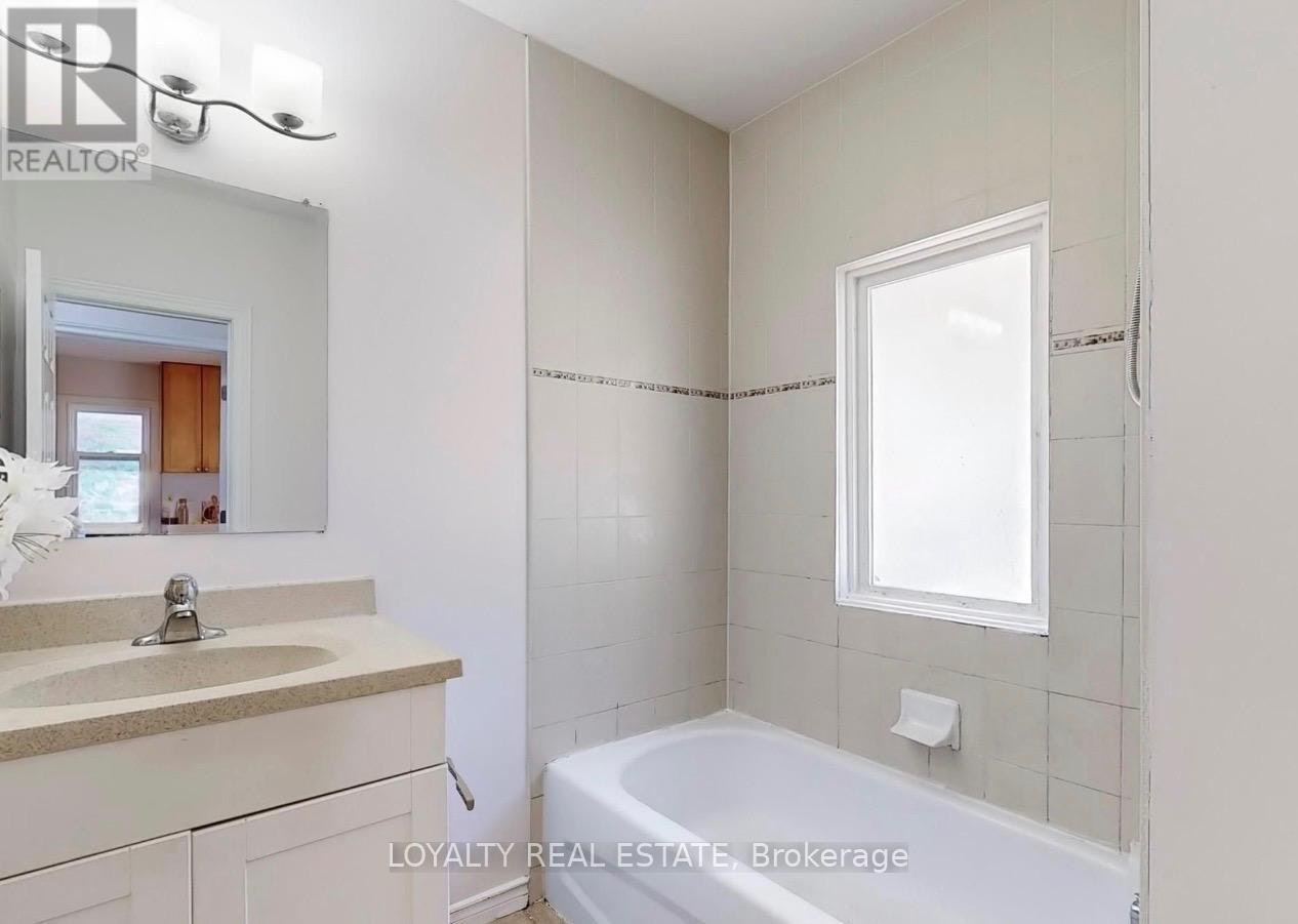 1-4 Mcmurchy Avenue S, Brampton, ON, L6Y 1X9 - 16