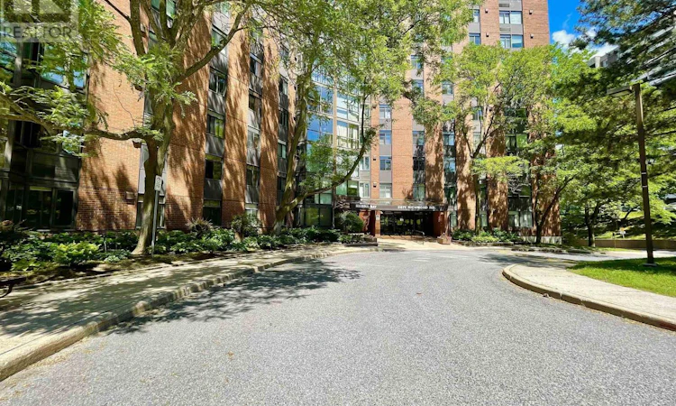 810-2871 Richmond Road
