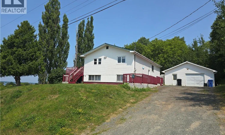 1063 Tower Hill