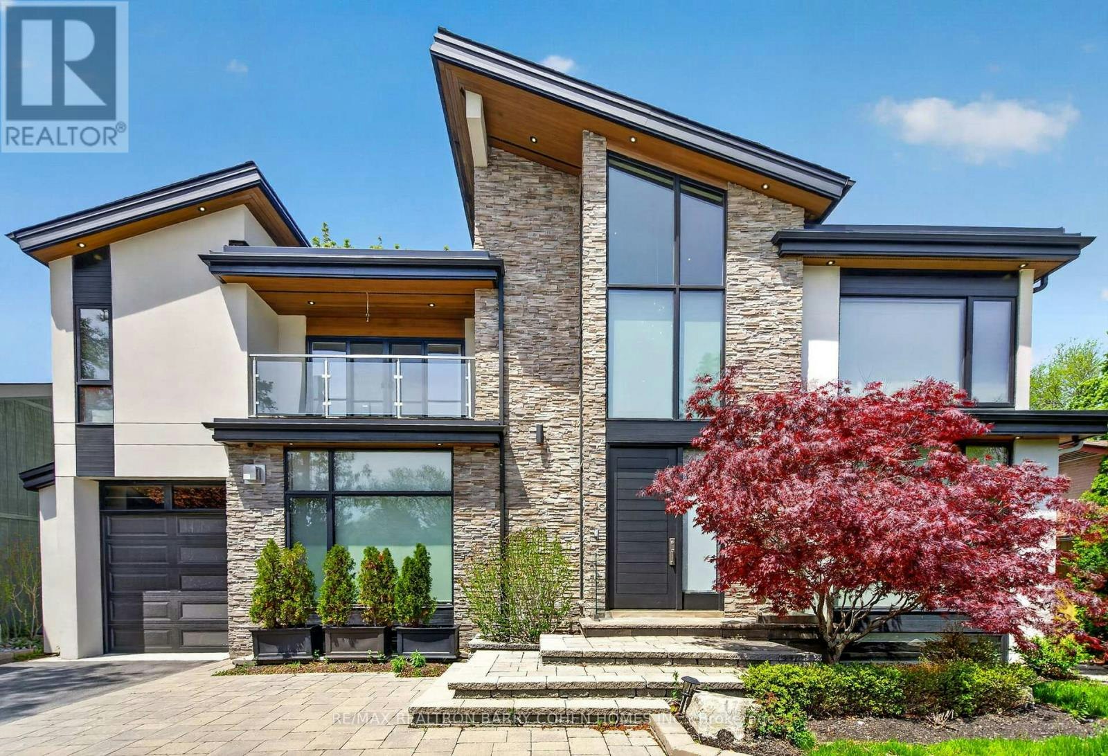 16 Chipping Road, Toronto, ON, M3B 1L1