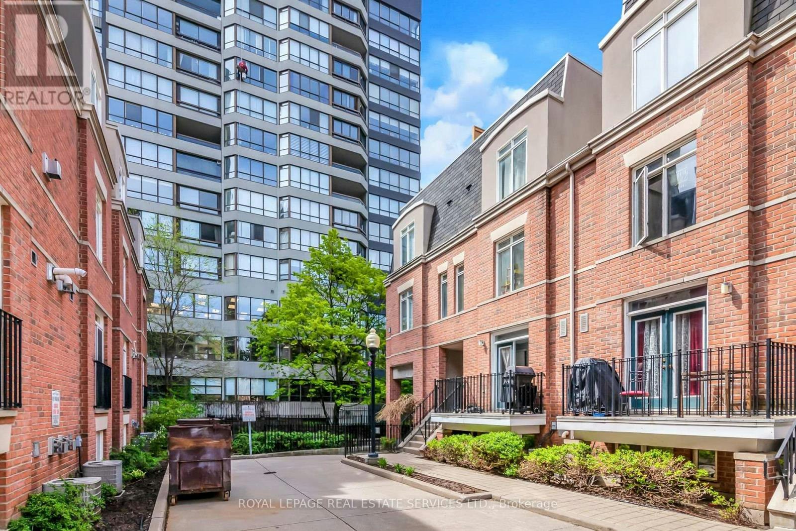 309-415 Jarvis Street, Toronto, ON, M4Y 3C1