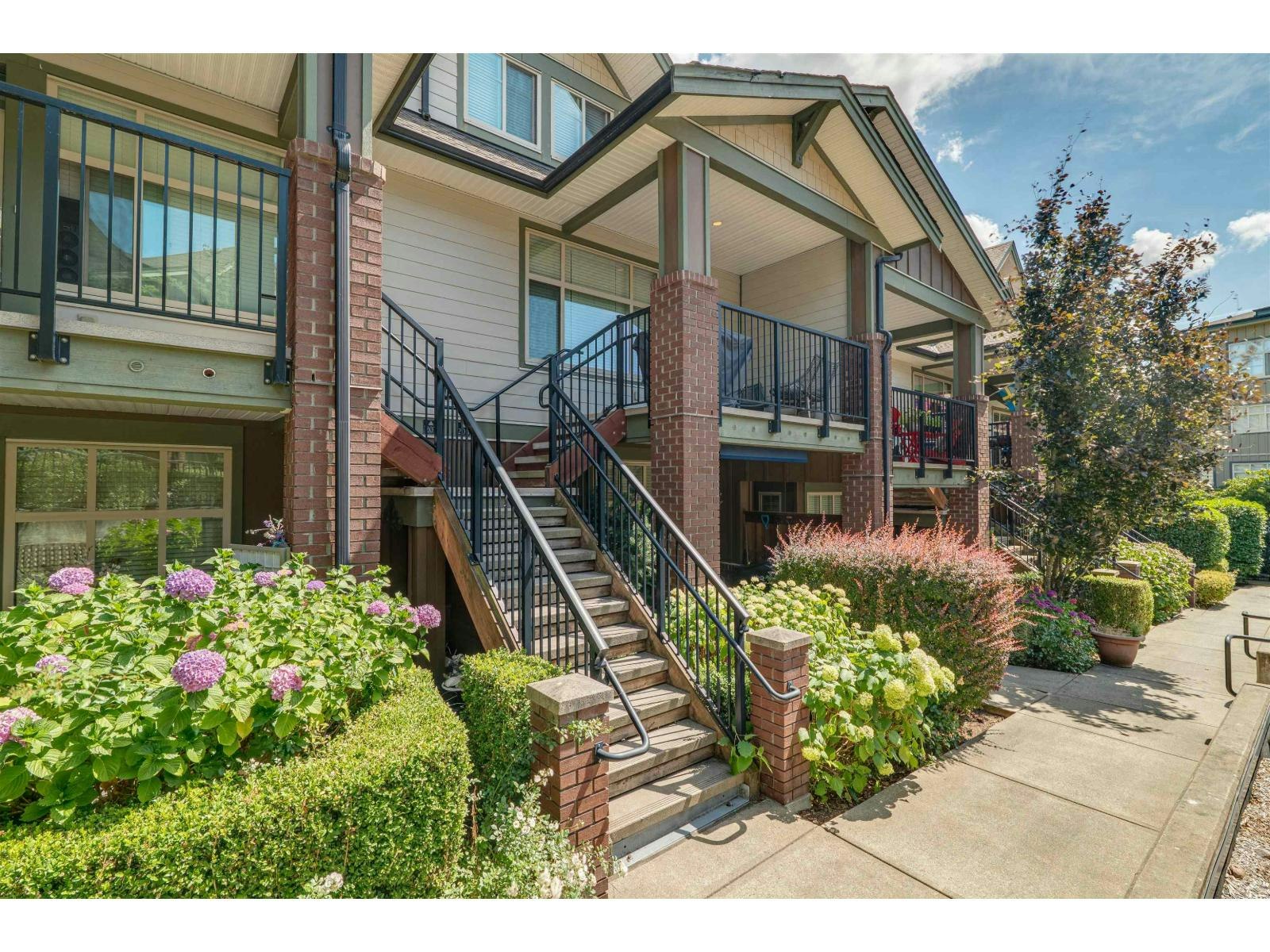 208-6655 192 Street, Surrey, BC, V4N 0B9