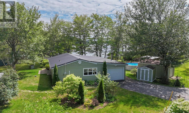 21 Lakeview Road