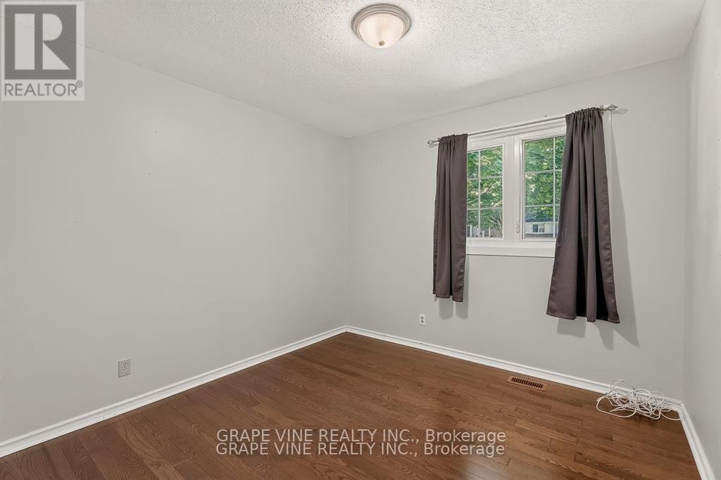 104 Oriole Avenue, Ottawa, ON, K2L 1E7 - 11