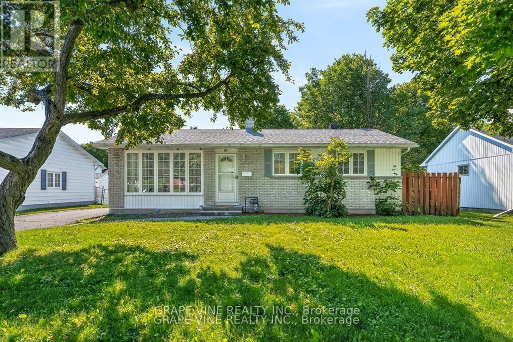 104 Oriole Avenue, Ottawa, ON, K2L 1E7