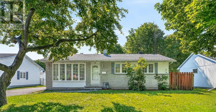 104 Oriole Avenue, Ottawa, ON, K2L 1E7