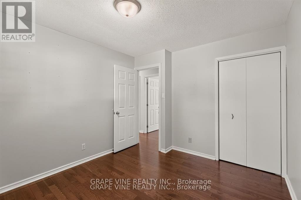 104 Oriole Avenue, Ottawa, ON, K2L 1E7 - 10