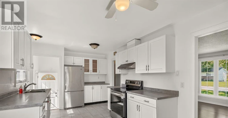 104 Oriole Avenue, Ottawa, ON, K2L 1E7 - 8