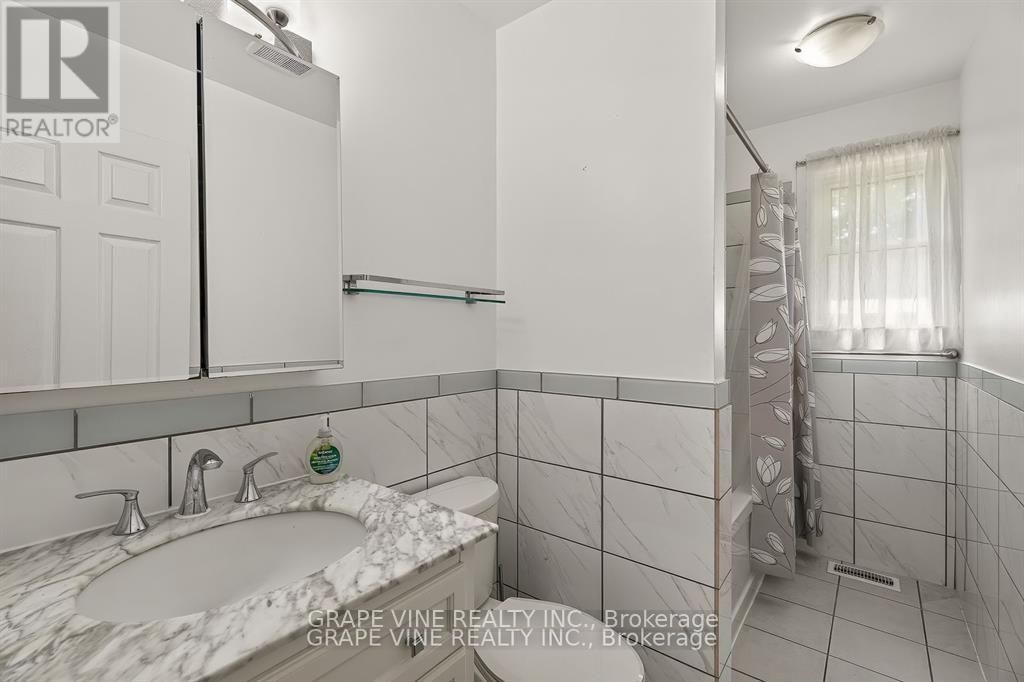104 Oriole Avenue, Ottawa, ON, K2L 1E7 - 13